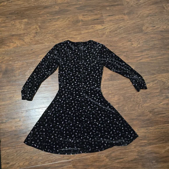 Disturbia Velvet Dress - Picture 3 of 4